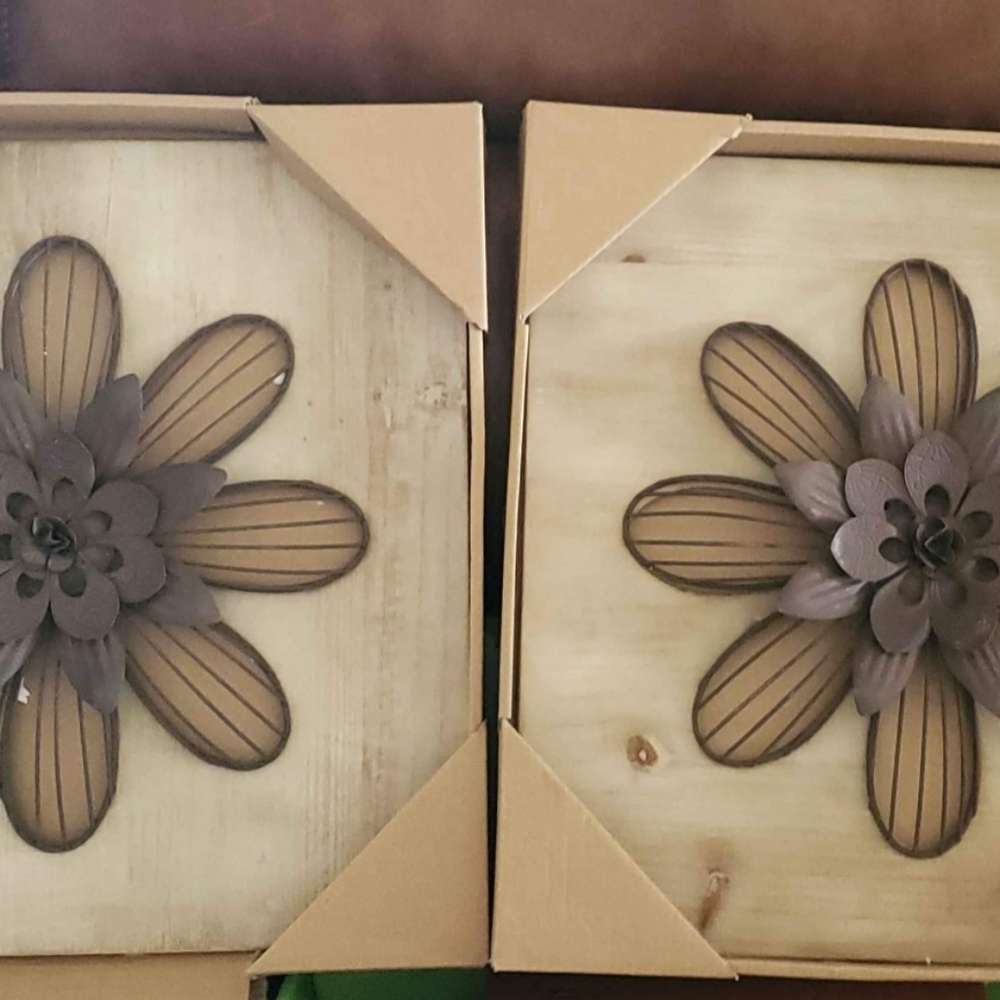 New Set of 2 Metal Wall Decor